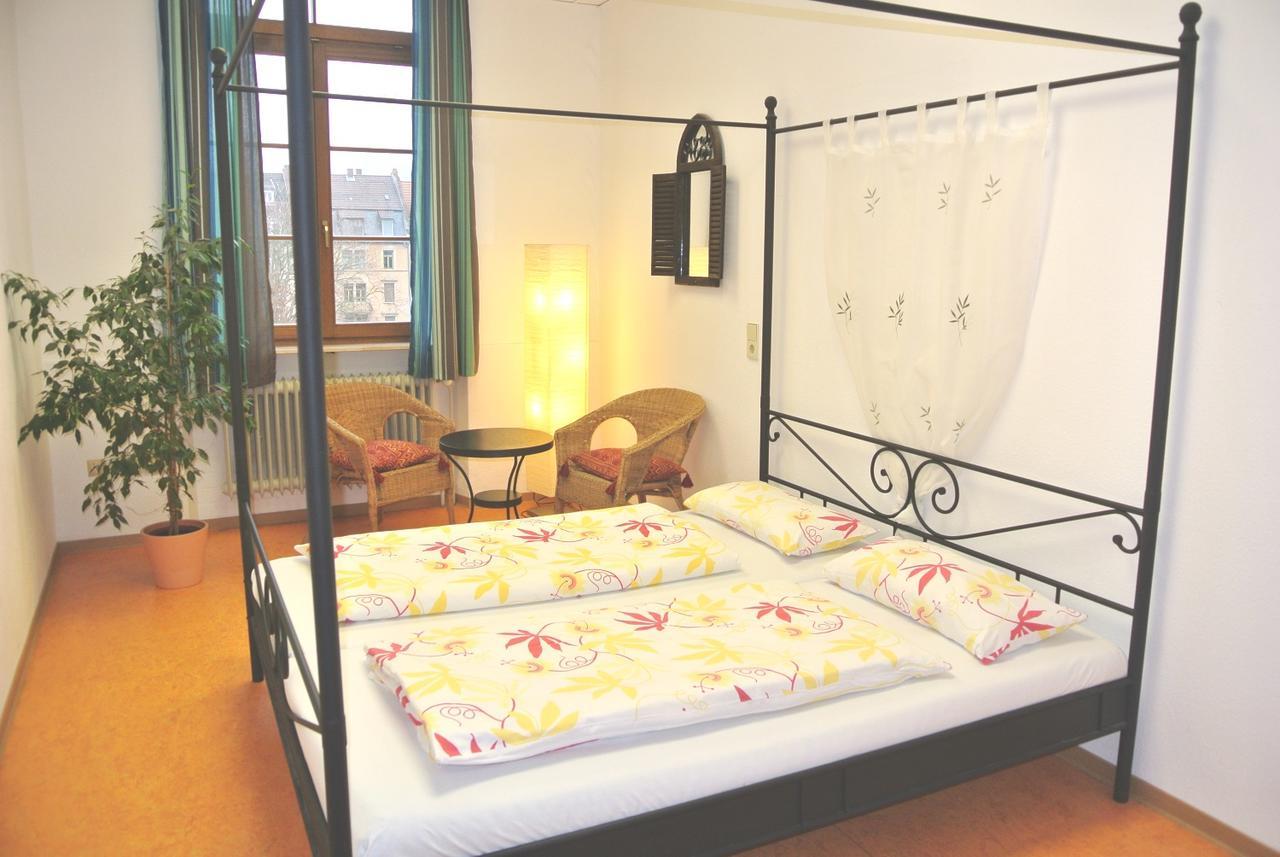 Steffis Hostel Heidelberg Bagian luar foto